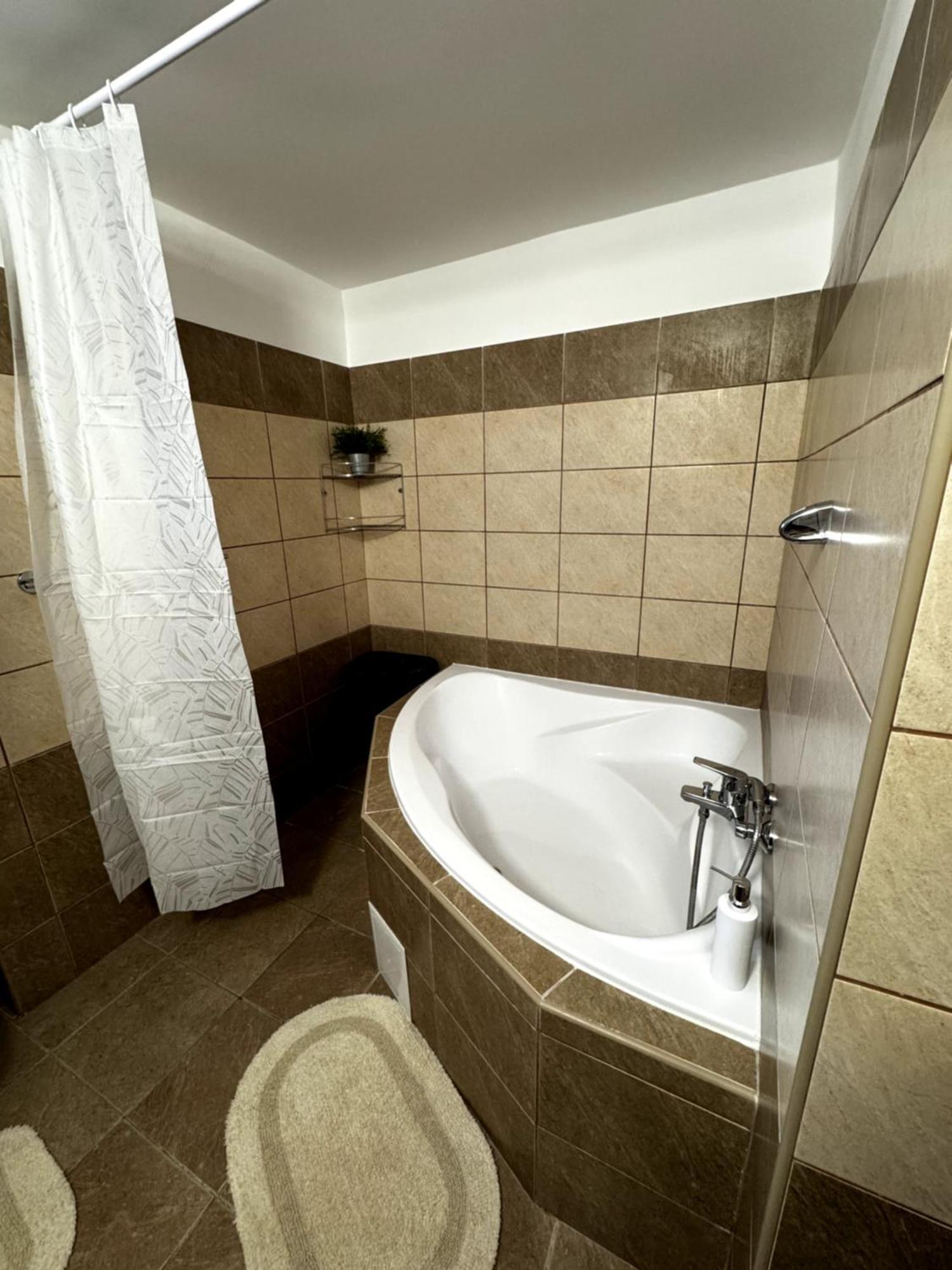 City Apartman Nyíregyháza Zewnętrze zdjęcie